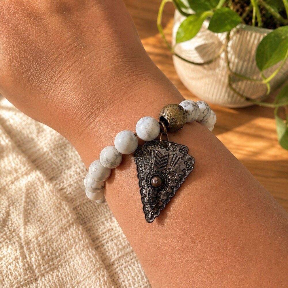 White Marbled Stone Bead Stretch Bracelet Arrowhead Pendant Boho Southwestern